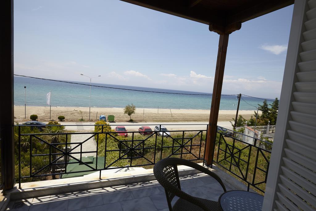 Beach Front Villa Nea Kallikrateia Dış mekan fotoğraf