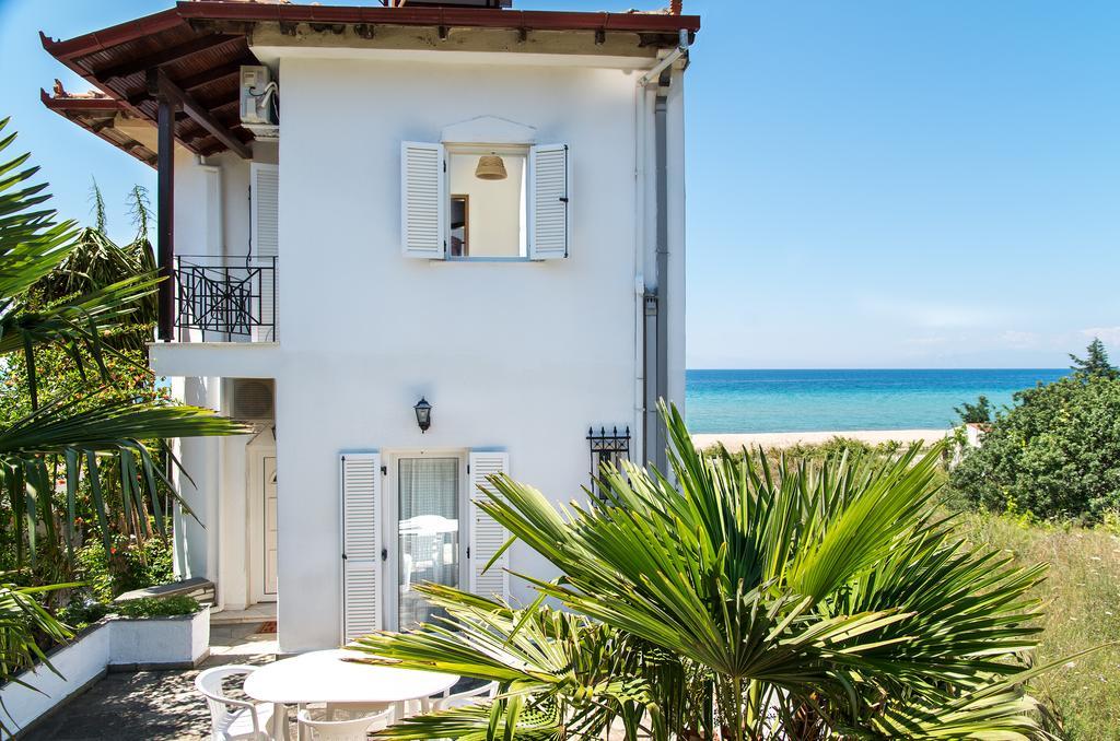 Beach Front Villa Nea Kallikrateia Dış mekan fotoğraf